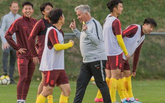 HLV Hiddink khuyến khích tuyển Trung Quốc sử dụng sao nhập tịch ở trận gặp Việt Nam