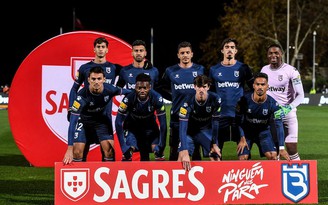 Sốc với CLB hàng đầu Bồ Đào Nha ra sân 9 cầu thủ, với 2 thủ môn