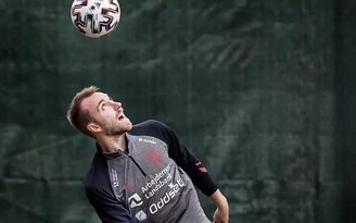 Eriksen trở lại tập luyện lần đầu sau sự cố ngưng tim tại EURO 2020