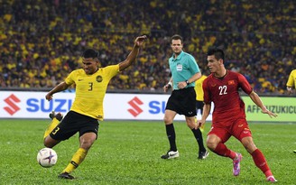 HLV tuyển Malaysia chuẩn bị tình thế cấp bách, có thể đưa trung vệ đá tiền đạo