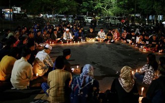 Thảm kịch bóng đá Indonesia: Cảnh sát chính thức công bố các nghi phạm