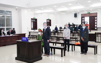 Cựu Bộ trưởng Vũ Huy Hoàng nằm viện xin tòa phúc thẩm xem xét lại tội danh