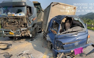 Tai nạn liên hoàn cao tốc Nội Bài - Lào Cai, 4 ô tô hư hỏng nặng