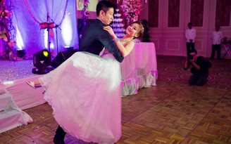 Diễm Trang cùng ông xã khiêu vũ trong đám cưới cổ tích