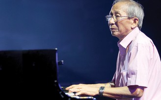 Nhạc sĩ Nguyễn Ánh 9 vẫn nhớ cây đàn đến phút cuối cùng