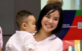 Vy Oanh: ‘Tôi sẽ để con chạy chân trần trên quê hương’