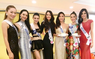 Phương Linh hạnh phúc đón tuổi 19 bên thí sinh Hoa hậu Quốc tế 2016 Phương Linh hạnh phúc đón tuổi 19 bên thí sinh Hoa hậu Quốc tế 2016