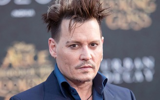 Johnny Depp lại bị quản lý cũ 'vạch mặt'