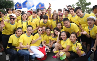 Hoa hậu Đặng Thu Thảo, ca sĩ Hồng Nhung chạy bộ gây quỹ mổ hàm ếch