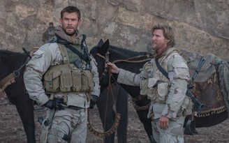 'Thần Sấm' Chris Hemsworth làm lính chiến tại Afghanistan