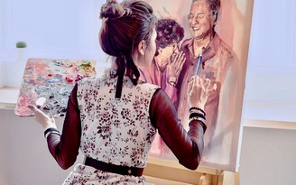 Nữ họa sĩ 9X nổi tiếng khắp Malaysia nhờ vẽ chân dung Thủ tướng Mahathir Mohamad
