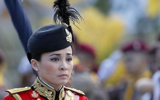 Cựu tiếp viên hàng không đăng cơ Hoàng hậu Thái Lan quyền lực ra sao?