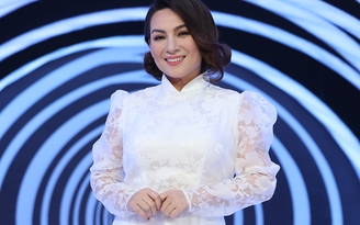 Phi Nhung: Mẹ qua đời tôi mới dám lại gần