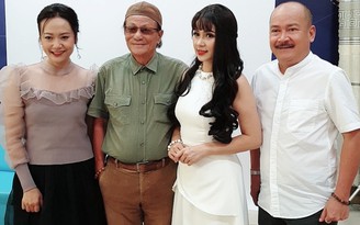 Việt Trinh hội ngộ dàn diễn viên 'Người đẹp Tây Đô' sau 23 năm