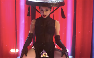 Hotgirl Việt bị 'xóa sổ' kênh YouTube sau khi ra MV diện áo dài không mặc quần