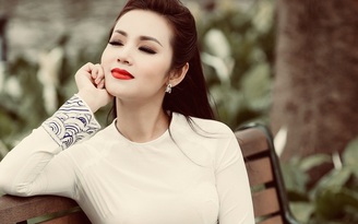 'Hoa hậu áo dài' Amy Lê Anh: 'Ra quốc tế thấy áo dài như thấy người thân'