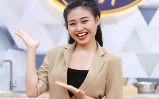 Con gái Lê Giang: 'Má em kỵ ai sửa đẹp hơn mình'