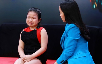 Con gái nuôi Hứa Minh Đạt bật khóc khi nhắc đến ba mẹ ruột