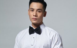 Cao Xuân Tài khoe vẻ ngoài chuẩn 'soái ca' khi diện trang phục tuxedo