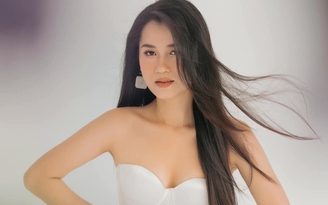 Lâm Vỹ Dạ khoe ảnh quyến rũ khiến cả showbiz 'dậy sóng'