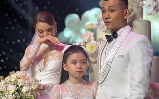 Con gái riêng bất ngờ xuất hiện trong lễ cưới của Phương Trinh Jolie