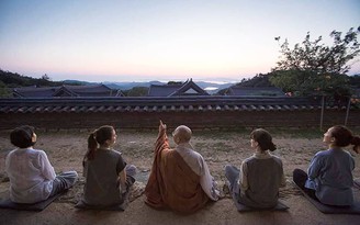 Thử đi du lịch Hàn Quốc và 'ở lại một ngôi chùa'