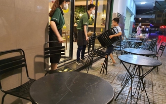 Hàng quán Sài Gòn đóng cửa hoặc chỉ bán mang về sau lệnh đóng cửa phòng Covid-19