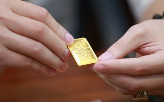 Vàng rơi thẳng đứng về 53,6 triệu đồng/lượng