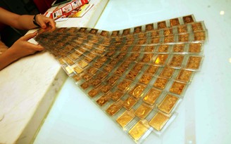 Vàng SJC tăng vọt qua 57 triệu đồng/lượng