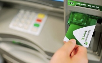 Vietcombank giảm đồng loạt các loại phí cho khách hàng