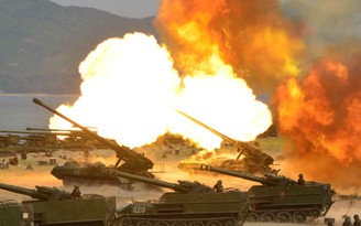 Bộ binh cơ giới Triều Tiên thi bắn pháo