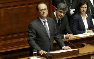Tổng thống Hollande tuyên bố Pháp ở trong tình trạng chiến tranh