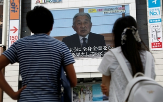 Nhật hoàng thừa nhận 'tuổi cao sức yếu' và lo về 'tương lai đang chờ'