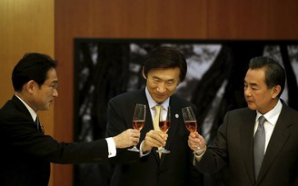 Ngoại trưởng Trung, Nhật, Hàn họp tại Nhật, bàn vấn đề an ninh, hợp tác