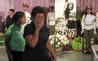[Chùm ảnh] Người dân Cuba tiễn biệt lãnh tụ Fidel Castro