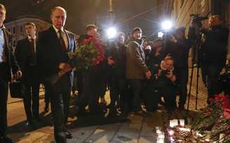 Tổng thống Putin đến hiện trường vụ đánh bom tàu điện ngầm