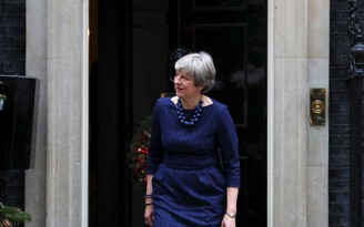 Anh phá âm mưu ám sát Thủ tướng Theresa May bằng dao, bom tự sát