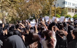 Biểu tình ở Iran kéo dài sang tuần thứ ba