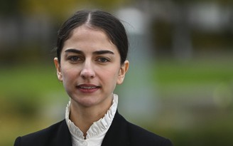 Nữ bộ trưởng 26 tuổi của Thụy Điển