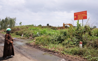 Phú Yên: Chất thải vệ sinh hầm cầu chảy xuống mương nước gây ô nhiễm môi trường