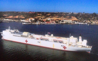 Tàu bệnh viện USNS Mercy của Hải quân Hoa Kỳ đến Phú Yên