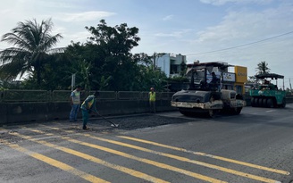 Sửa chữa quốc lộ 1 bị hư hỏng do bão lũ đoạn qua Phú Yên