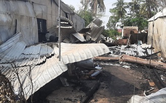 Hỏa hoạn bùng phát lúc rạng sáng thiêu rụi 6 căn nhà tại An Giang
