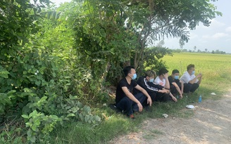 An Giang: 5 người Trung Quốc nhập cảnh trái phép núp ở lùm cây, bị dân báo công an đến bắt