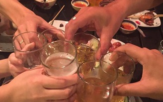 Thanh niên Việt Nam uống rượu bia dẫn đầu các nước Đông Nam Á