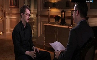 Edward Snowden trả lời phỏng vấn về chương trình theo dõi người dân