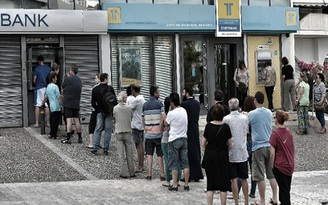Ngân hàng Hy Lạp sẽ cạn tiền trong 2 ngày tới