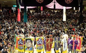 Nhật Bản - nơi biển quảng cáo sumo dự báo sức khỏe kinh tế