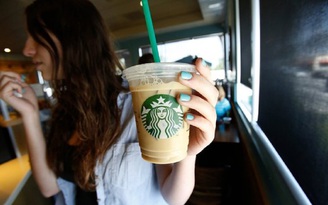 Starbucks bị kiện đòi 5 triệu USD vì cho nhiều đá vào cà phê