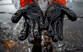 Doanh thu dầu mỏ của OPEC chạm đáy 10 năm